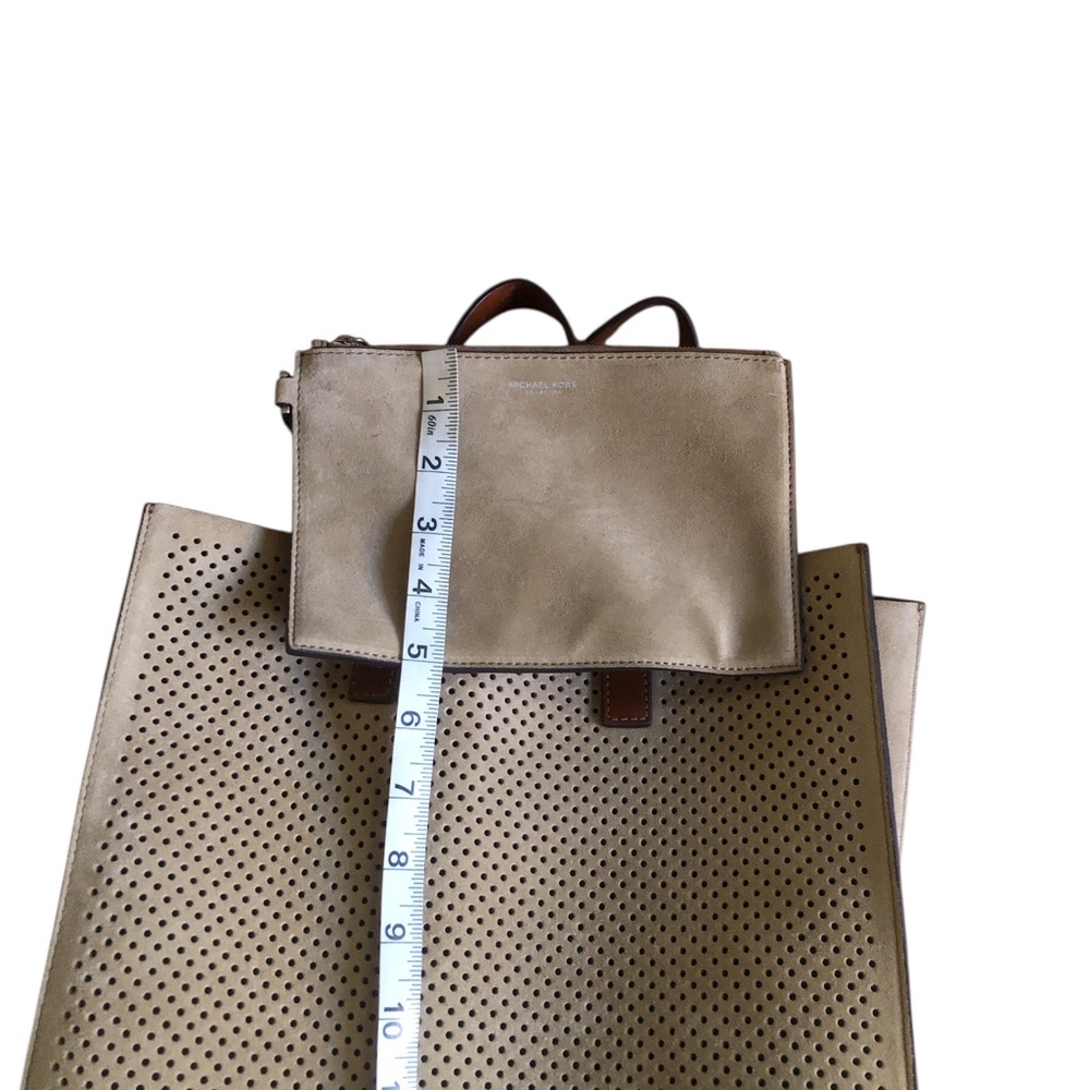 Michael Kors Perforated Tote in Tan and Brown Leather. Good/great condition. - Picture 15 of 16